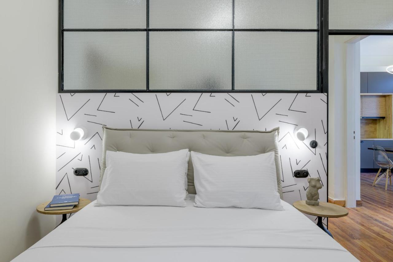 3Bdr Modern Design & Bright Interiors In Plaka Apartment Атина Екстериор снимка